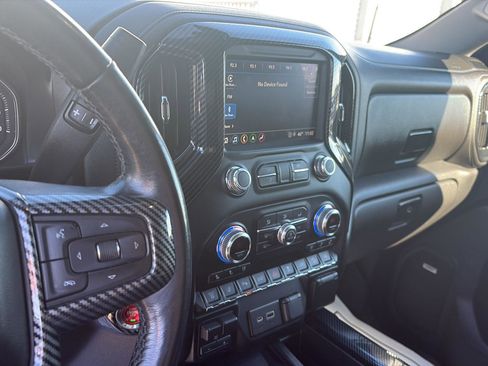 Used 2021 GMC Sierra 2500 Denali w/ Denali Black Diamond Edition image 16