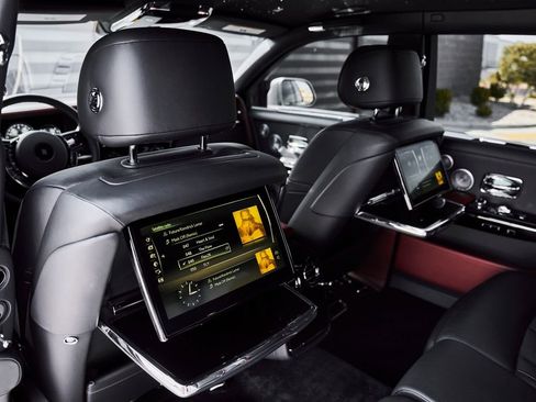 Used 2024 Rolls-Royce Phantom Sedan RWD image 53