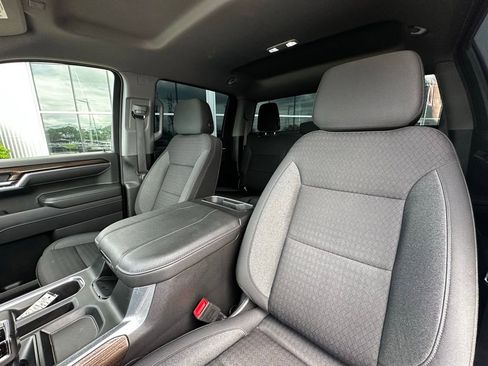 Used 2023 Chevrolet Silverado 1500 LT Trail Boss w/ LPO, Dark Essentials Package image 8
