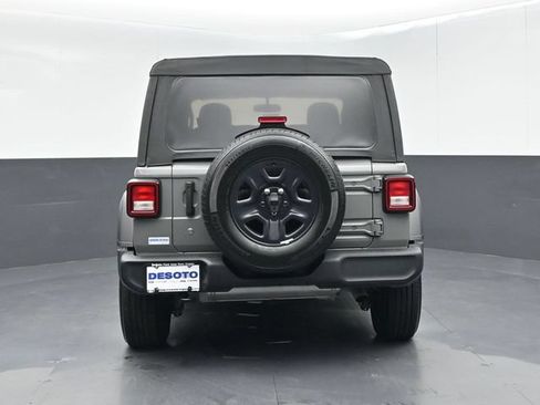 Used 2022 Jeep Wrangler Sport AWD/4WD image 7