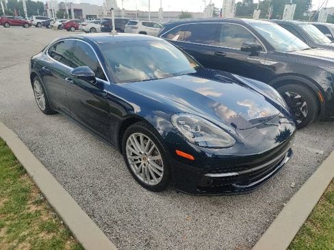 Used 2017 Porsche Panamera 4 AWD/4WD image 17