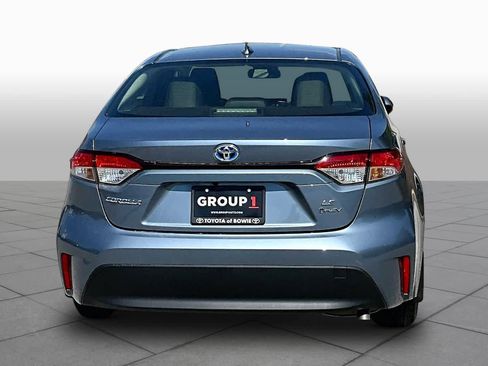 Used 2025 Toyota Corolla LE w/ LE Premium Package image 4