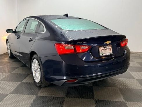 Used 2017 Chevrolet Malibu LT w/ Leather Package FWD image 8