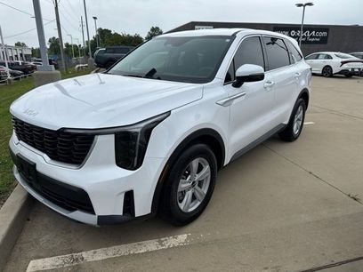 Used 2025 Kia Sorento LX