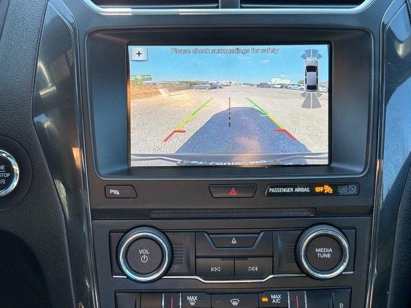Used 2018 Ford Explorer XLT w/ Equipment Group 202A AWD/4WD image 25