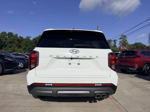 Used 2024 Hyundai Palisade SEL FWD image 6