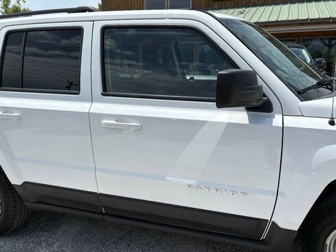 Used 2016 Jeep Patriot Sport w/ Power Value Group AWD/4WD image 12