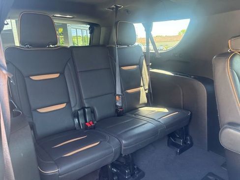 Used 2024 GMC Yukon XL AT4 AWD/4WD image 27