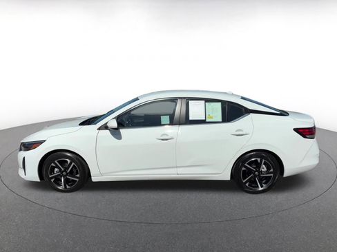 Used 2025 Nissan Sentra SV FWD image 9