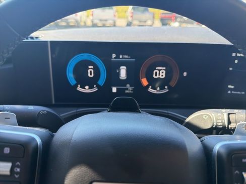 Used 2025 Hyundai Santa Fe XRT image 11