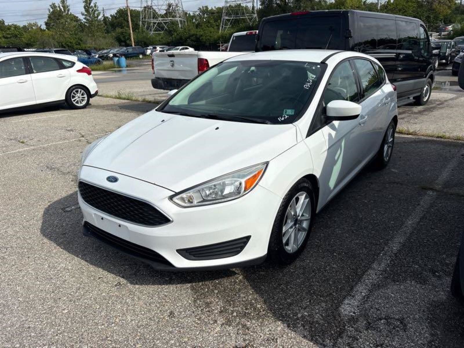 Used 2018 Ford Focus SE FWD image 1