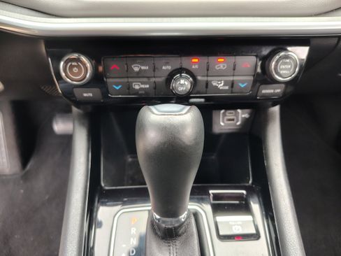 Certified 2024 Jeep Compass Limited w/ Sun and Sound Group AWD/4WD image 37