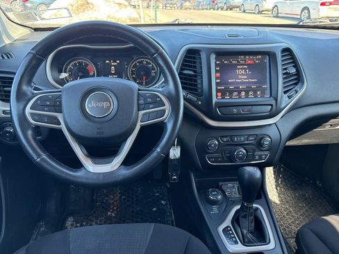 Used 2017 Jeep Cherokee Latitude w/ Safety/Convenience Group image 13