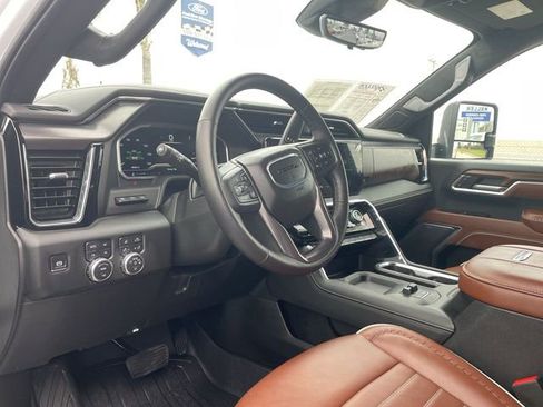 Used 2025 GMC Sierra 2500 Denali Ultimate w/ Max Trailering Package image 10