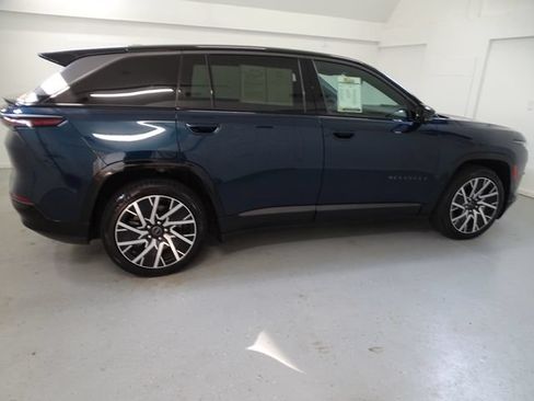 Used 2025 Jeep Wagoneer S Limited AWD/4WD image 26