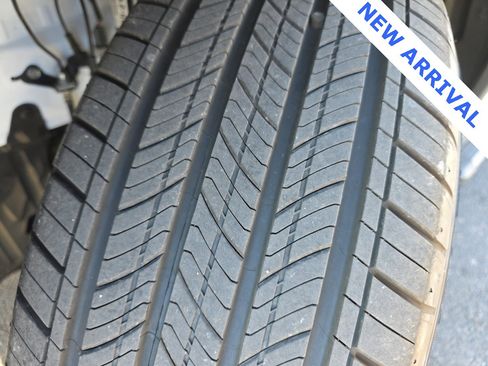 Used 2025 Honda Pilot Touring image 6