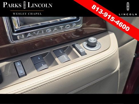 Used 2014 Lincoln Navigator 2WD image 20