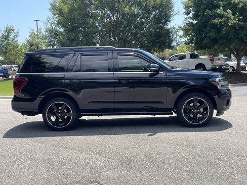 Used 2024 Ford Expedition Limited AWD/4WD image 10