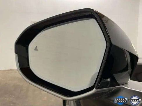 Used 2025 BMW 530i xDrive image 96