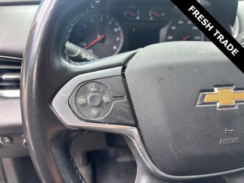 Used 2021 Chevrolet Traverse LT w/ LPO, Floor Liner Package FWD image 11