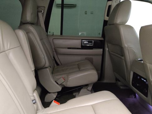 Used 2016 Lincoln Navigator Select image 19