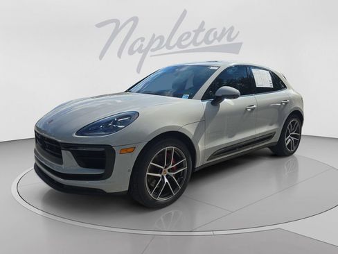 Used 2023 Porsche Macan S AWD/4WD image 1
