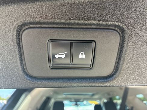 Used 2024 Nissan Pathfinder Platinum AWD/4WD image 22