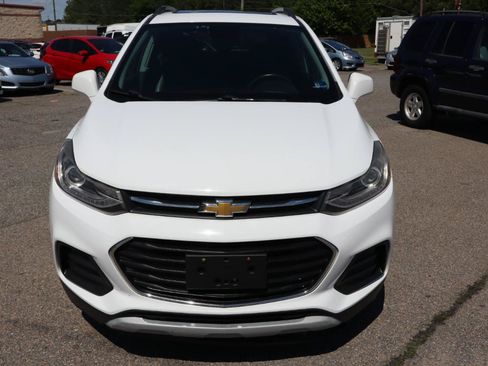 Used 2017 Chevrolet Trax LT w/ LT Convenience Package FWD image 10