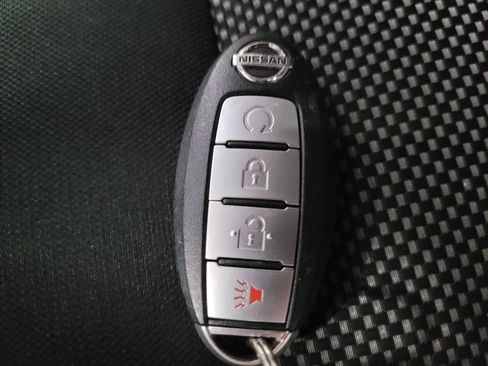 Used 2017 Nissan Pathfinder SV w/ SV Tech Package AWD/4WD image 32