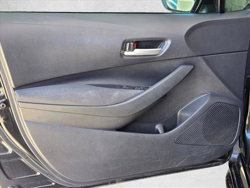 Used 2021 Toyota Corolla LE FWD image 10