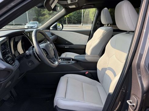 Used 2025 Lexus TX 350 AWD w/ Technology Package image 13