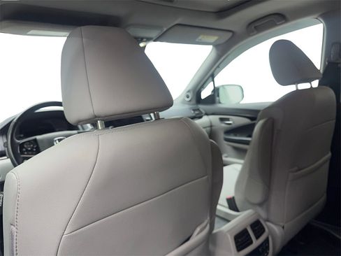 Used 2019 Honda Pilot Elite image 37