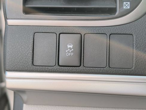 Used 2012 Toyota Camry LE FWD image 24