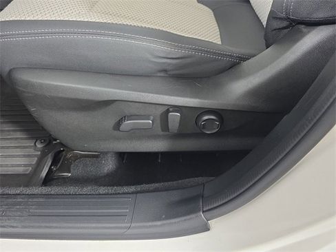 Used 2021 Subaru Forester Premium image 17