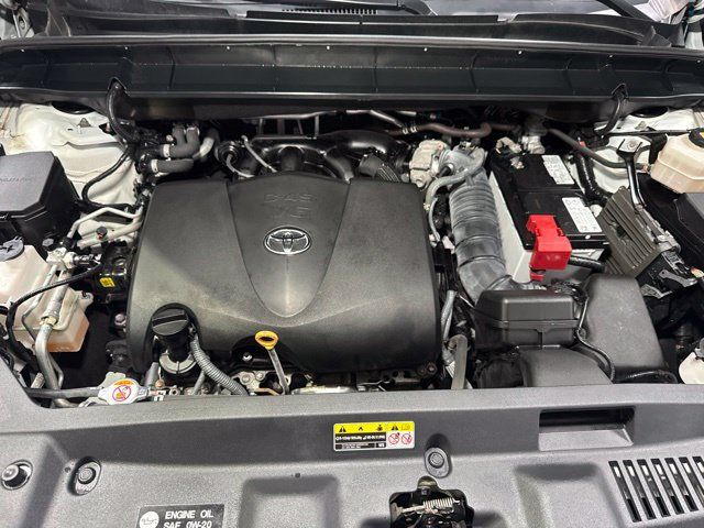 Used 2021 Toyota Highlander Platinum AWD/4WD image 11