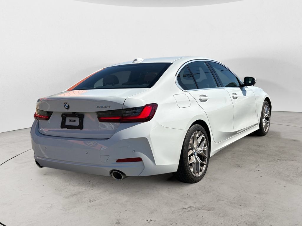 Used 2025 BMW 330i Sedan RWD image 3
