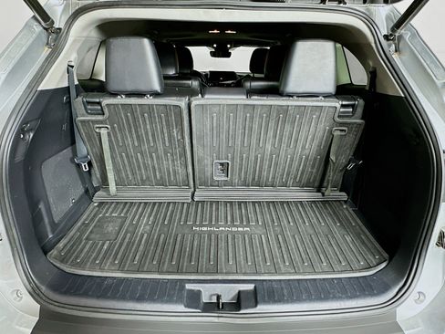 Used 2021 Toyota Highlander Limited image 30