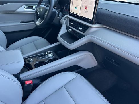 New 2026 Ford Explorer Active image 18