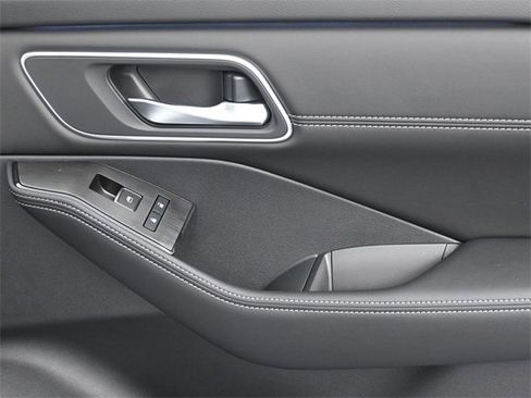 New 2025 Nissan Rogue Platinum w/ Platinum Premium Package image 34