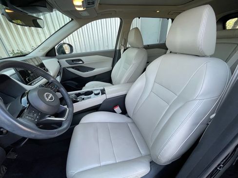 Used 2023 Nissan Rogue SL w/ SL Premium Package image 23