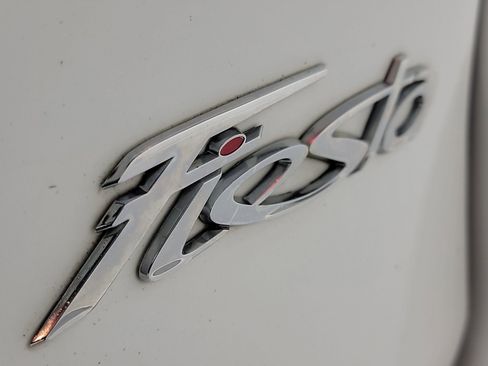 Used 2016 Ford Fiesta S image 32