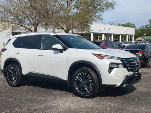 Certified 2025 Nissan Rogue SL w/ Tech Package AWD/4WD image 2