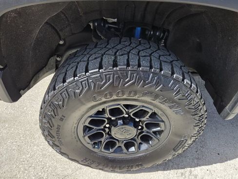 Used 2024 Chevrolet Silverado 2500 ZR2 w/ ZR2 Bison Edition image 10