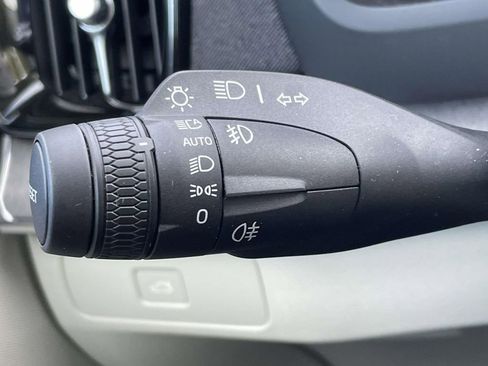 Used 2026 Volvo XC90 B6 Ultra w/ Lounge Package image 37