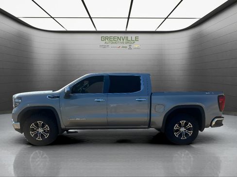 Used 2025 GMC Sierra 1500 SLT AWD/4WD image 9