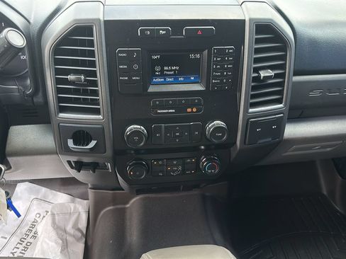Used 2019 Ford F550 2WD Regular Cab Super Duty image 11