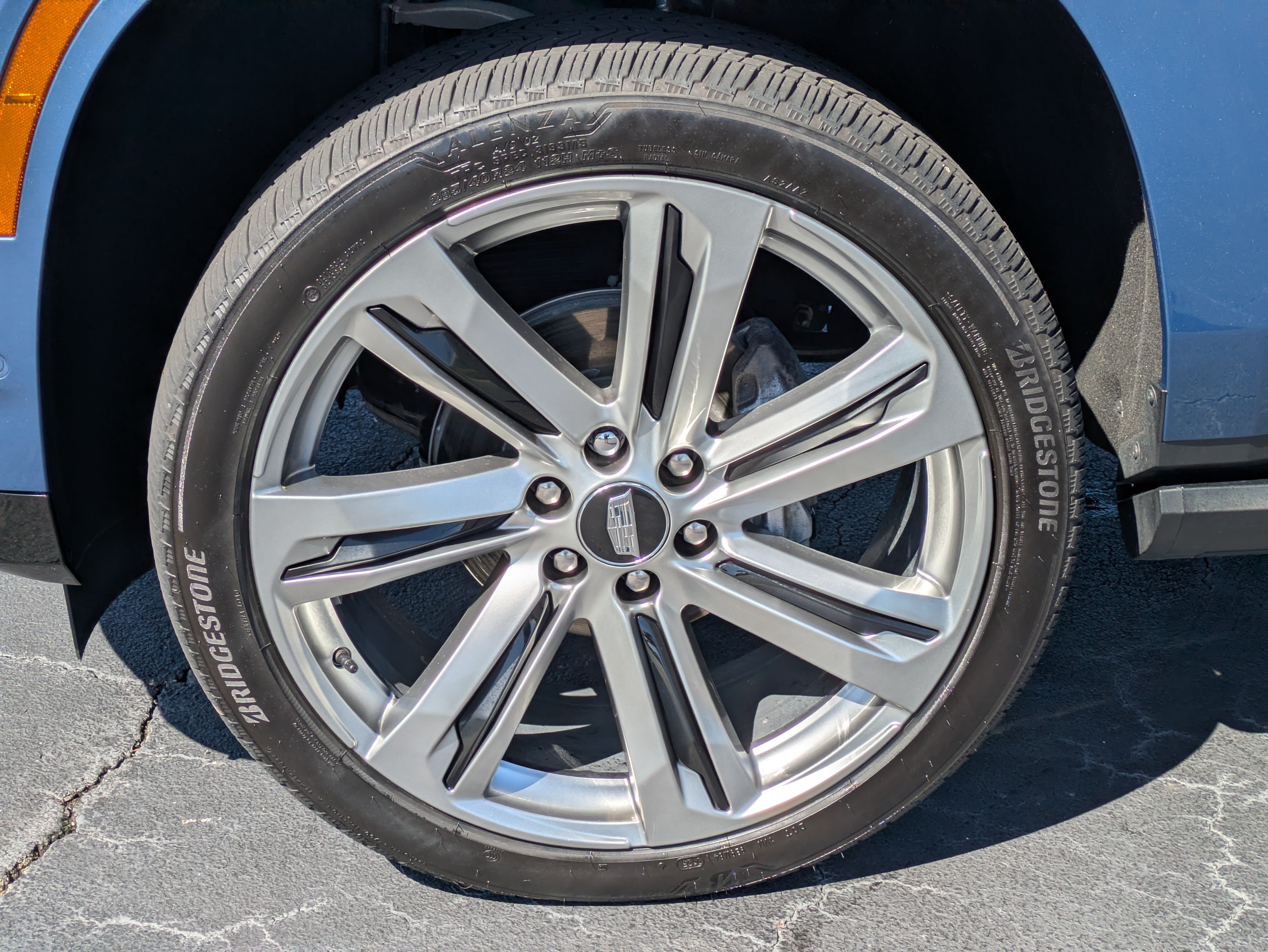 Certified 2025 Cadillac Escalade Sport Platinum w/ LPO, Floor Liner Package AWD/4WD image 9