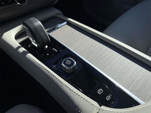 Used 2024 Volvo XC90 B5 Plus image 6