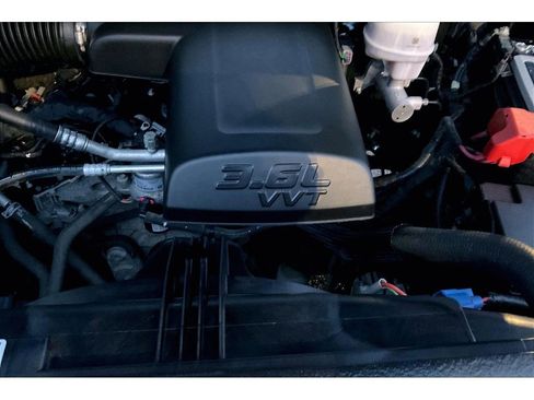 Used 2024 RAM 1500 Classic SLT image 31