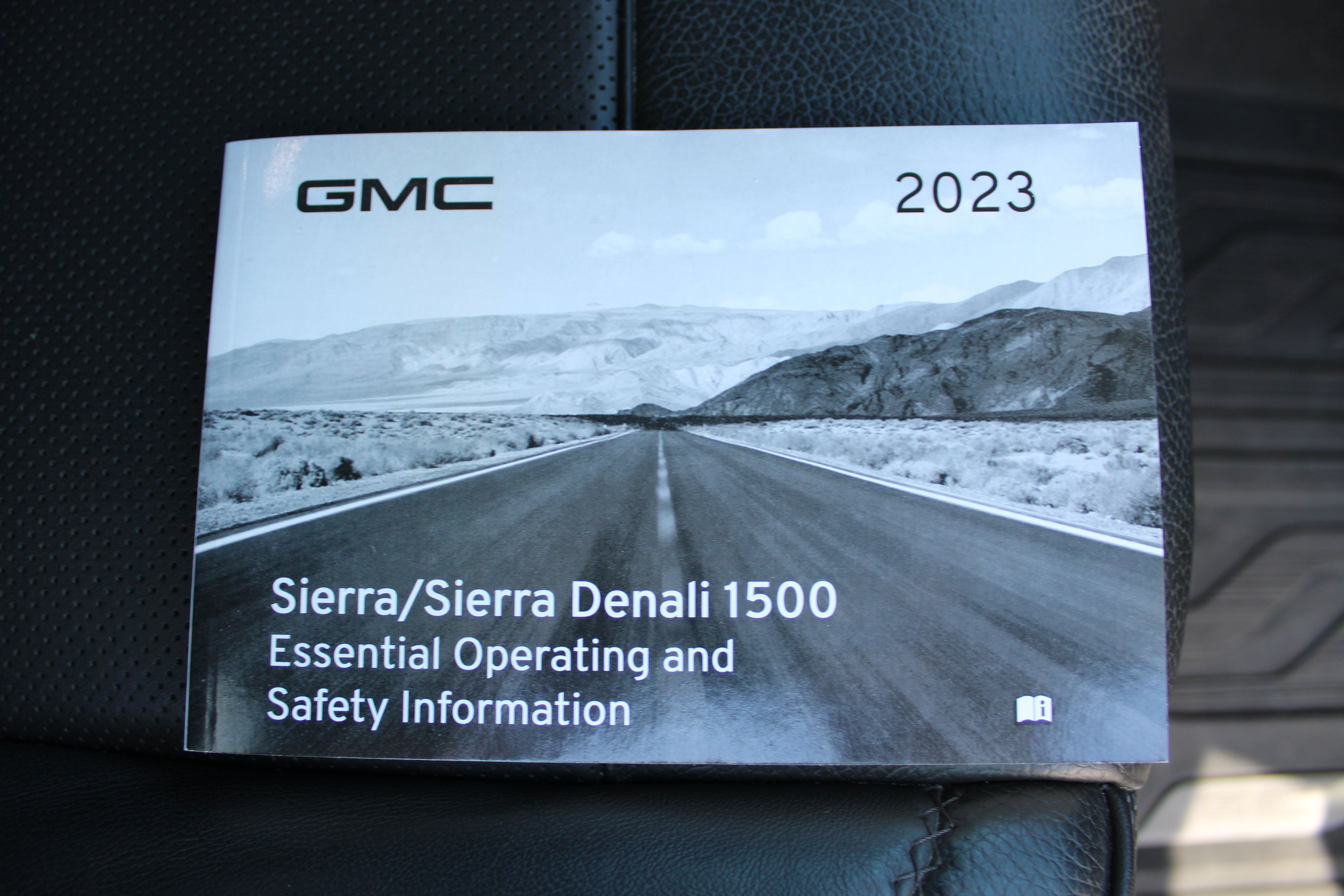 Used 2023 GMC Sierra 1500 Denali w/ Denali Reserve Package AWD/4WD image 28